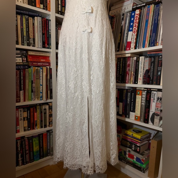 o.p.t. Lace Dress White Maxi Size 6 Puff Sleeve Delicate Bows Keyhole Collar - Picture 7 of 8